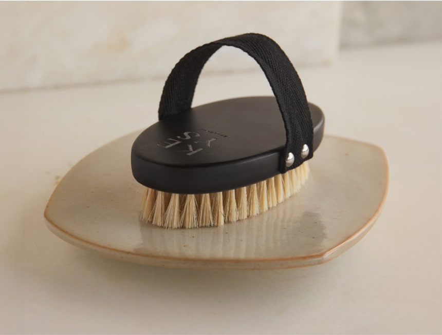 Free Energizing Dry Body Brush